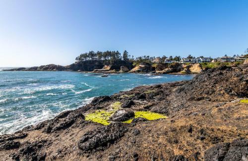 Spyglass Inn