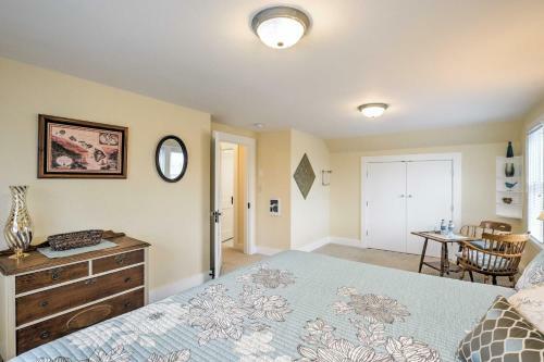 Central Eugene House With Updated Interior And Yard!