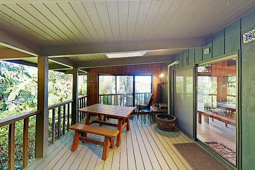 New Listing! Marty?s Lakehouse W/ Boat Dock Home