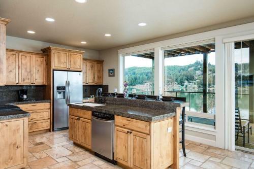 Vista Point Lake House