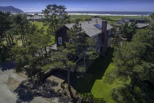 Extraordinary Ocean View On The Park Beach House Property