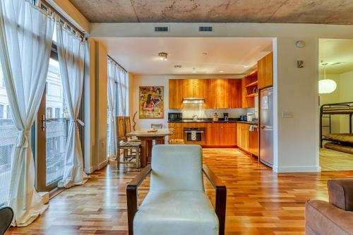 Oak Street Loft