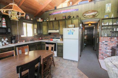 The Crabbing Cabin
