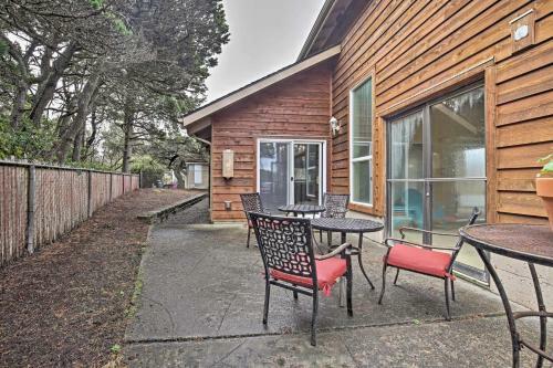 Apartamento Charming Lincoln City Condo With Pool - Ocean View!