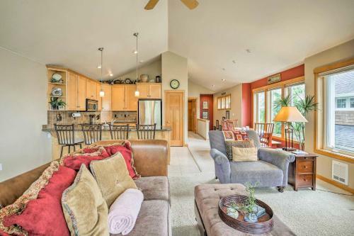Spacious Family Townhome, Walk To Beach And Downtown