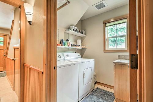 Spacious Family Townhome, Walk To Beach And Downtown