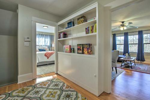 Vintage Apartment With Covered Porch - Walk Downtown!