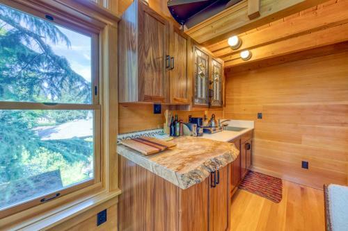 Tabor Treehouse