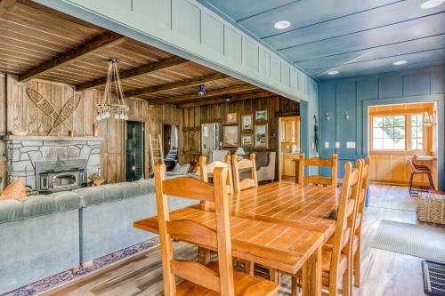 Hygge Cabin On The River