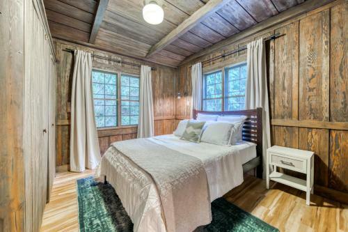 Hygge Cabin On The River