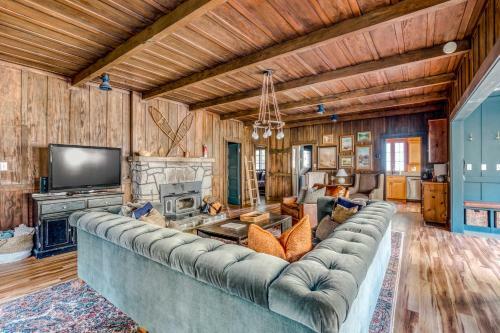 Hygge Cabin On The River