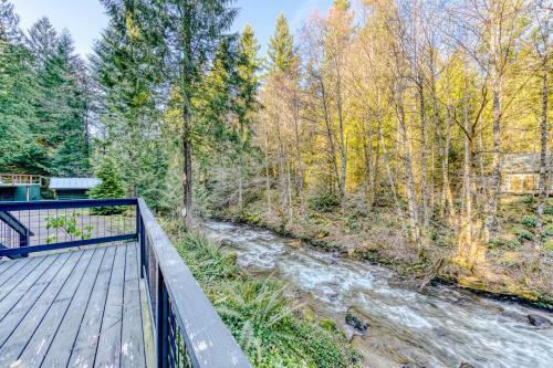 Hygge Cabin On The River