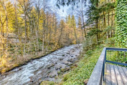 Hygge Cabin On The River