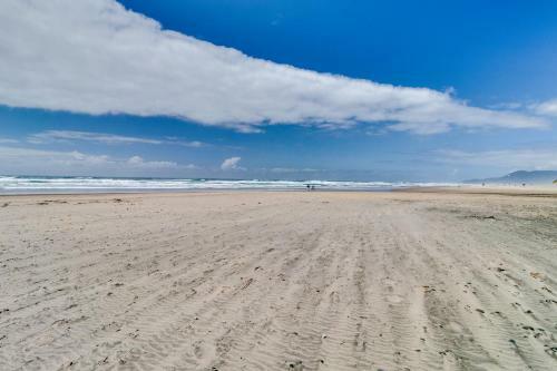 Rockaway Beachside Bungalow