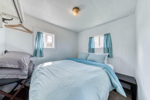 Rockaway Beachside Bungalow