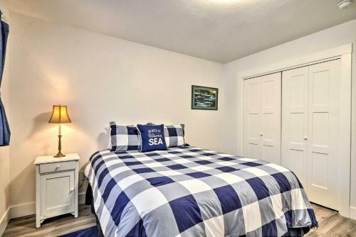 Modern Retreat Less Than � Mi From Rockaway Beach!