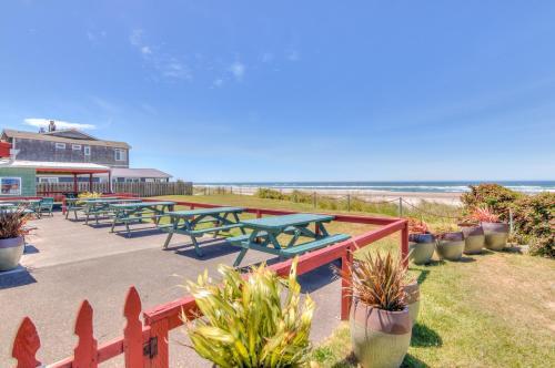 Lakefront Beachhouse