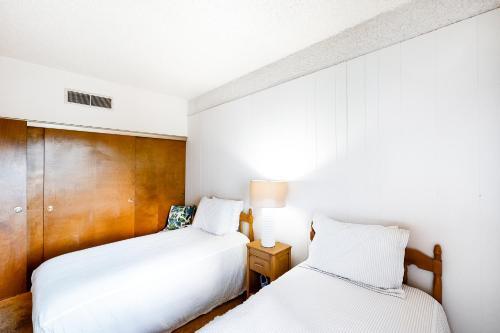 2 Bed 2 Bath Apartment In Sand And Sea Condos