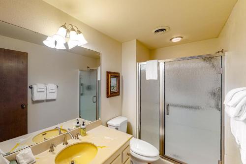2 Bed 2 Bath Apartment In Sand And Sea Condos