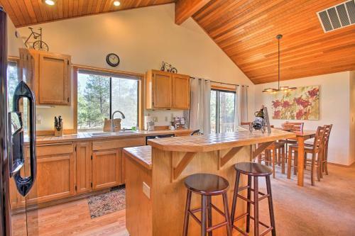 Pet-friendly Sunriver Home Hot Tub And 8 Sharc Passes