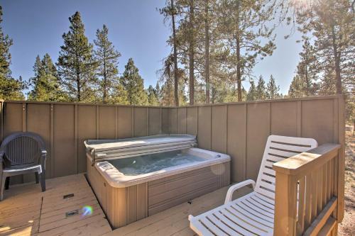 Pet-friendly Sunriver Home Hot Tub And 8 Sharc Passes