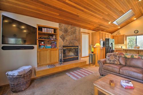 Pet-friendly Sunriver Home Hot Tub And 8 Sharc Passes