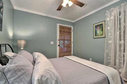 Tigard Retreat With Deck, 15 Mins From Portland!