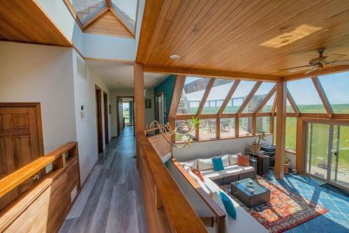 Ocean Front Home With Hot Tub, Ping Pong, Foosball