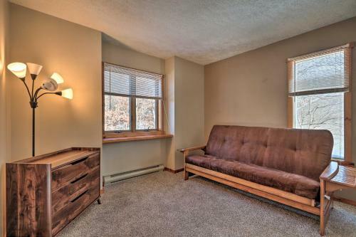 4-season Home With Patio In Towamensing Trails!