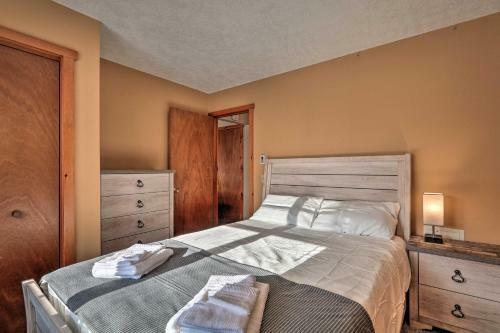4-season Home With Patio In Towamensing Trails!