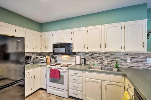Pet-friendly Pocono Mtn Escape In Stroudsburg!
