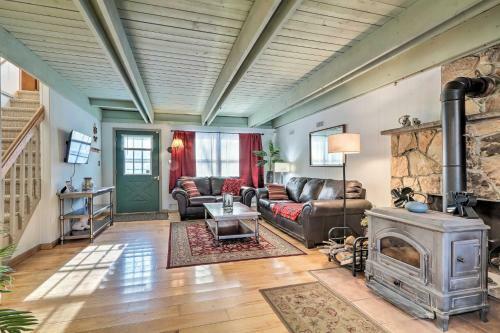 Pet-friendly Pocono Mtn Escape In Stroudsburg!