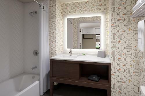 Holiday Inn - Erie, An Ihg Hotel
