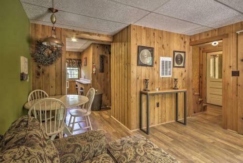 Rustic Clint Eastwood Ranch Apt By Raystown Lake