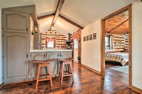 Macungie Cabin With Fireplace Near Bear Creek Skiing!
