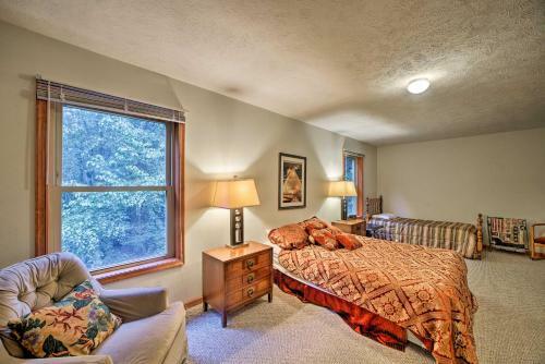 Lake Harmony Home With Hot Tub, Deck And Game Room