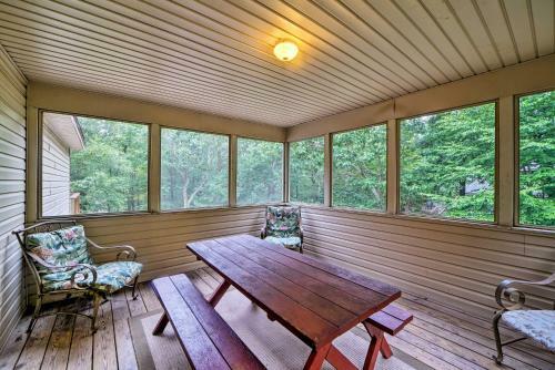 Lake Harmony Home With Hot Tub, Deck And Game Room