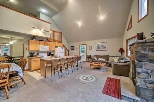 Lake Harmony Home With Hot Tub, Deck And Game Room