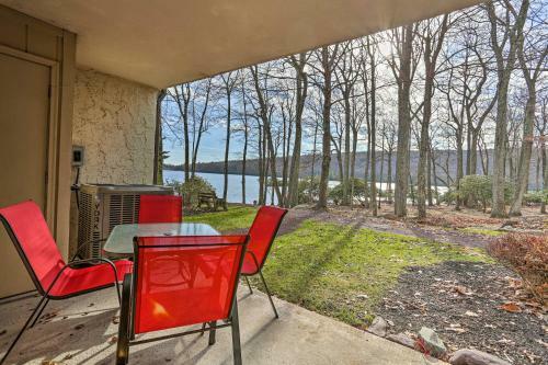 Apartamento Condo On Big Boulder Lake With Pools And Dock!