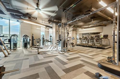 Apartamento Spacious Loft + Amenitized Building