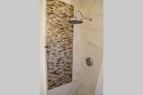 3e - Charming Victorian Townhouse Sleeps 11