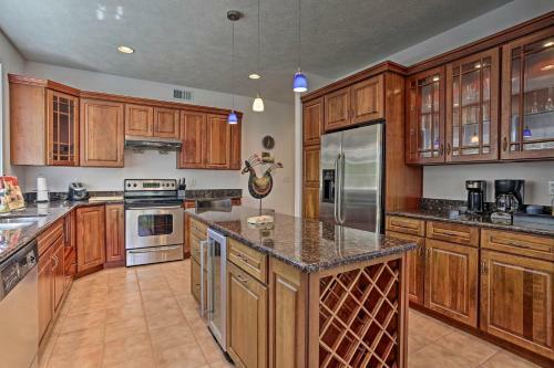 Pocono Pines Golf Course Home, 3 Mi To Naomi!