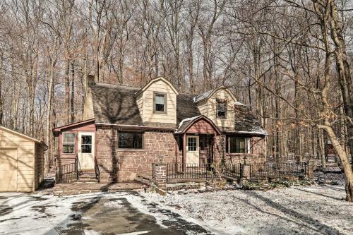 Cozy-chic Lakeside Cottage - Great For Families!