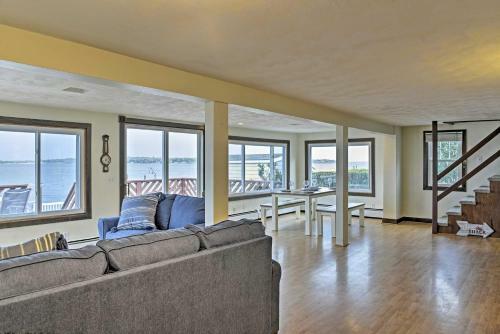 Home With 2 Kayaks, Deck And Views On Narragansett Bay!