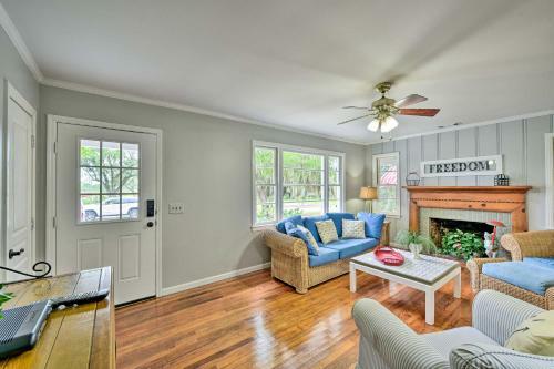 Beaufort Home With Porch, 4 Mi From Downtown!