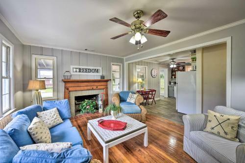Beaufort Home With Porch, 4 Mi From Downtown!