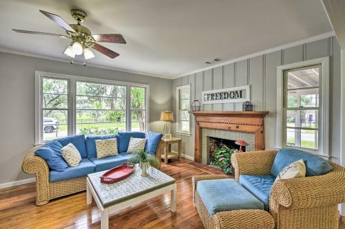Beaufort Home With Porch, 4 Mi From Downtown!