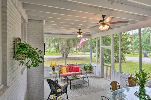 Beaufort Home With Porch, 4 Mi From Downtown!