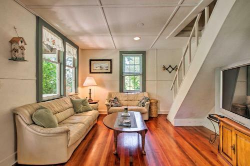 Charlestown Home With Porch And Waterfront View!