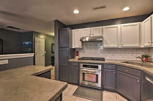 Cozy Townhome With Lanai 15 Mi To Charleston!